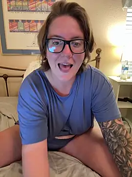 Lizzyloo online show from December 3, 7:44 pm