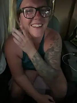 Lizzyloo online show from March 7, 4:33 pm