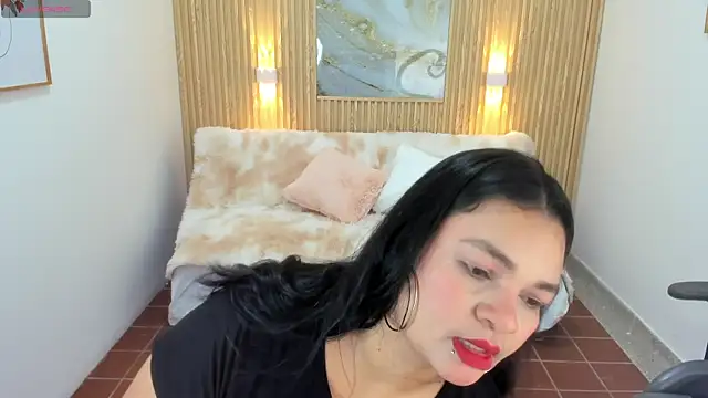 Cloe 35 online show from August 1, 8:08 pm