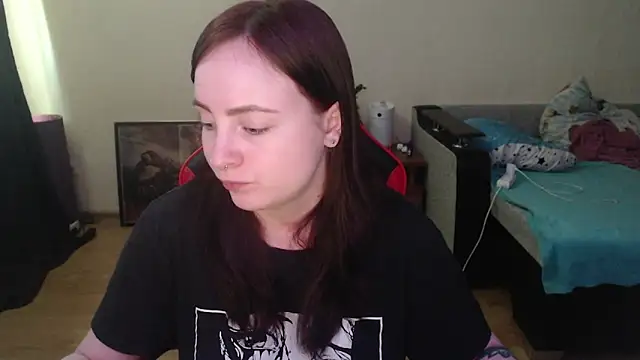 Snapshot of Laralianna chatting on May 8, 9:25 am Laralianna online show from May 8, 9:25 am