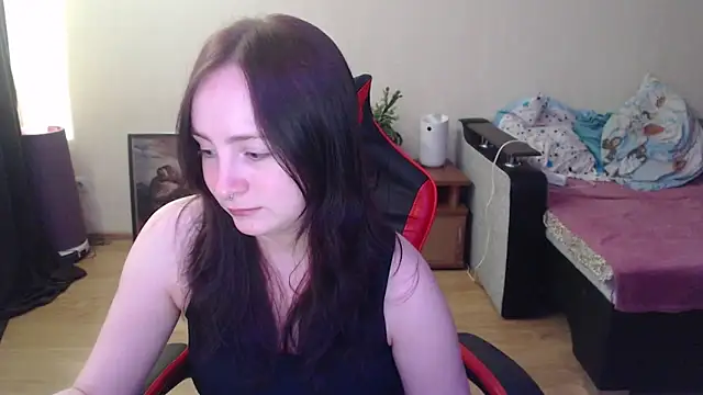 Snapshot of Laralianna chatting on May 13, 12:57 pm Laralianna online show from May 13, 12:57 pm