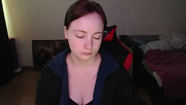 Snapshot of Laralianna chatting on May 28, 6:00 am Laralianna online show from May 28, 6:00 am