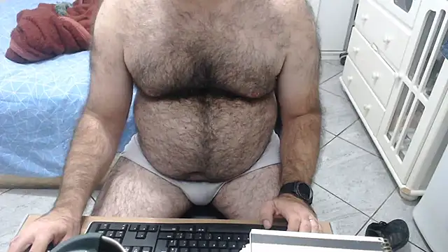 Snapshot of MysterBearMG chatting on June 2, 10:12 pm MysterBearMG online show from June 2, 10:12 pm