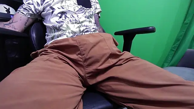 Snapshot of kuruptxxx_live chatting on May 13, 8:06 pm kuruptxxx live online show from May 13, 8:06 pm