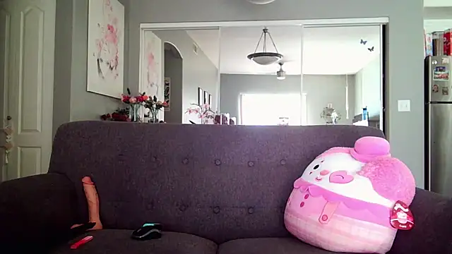 Snapshot of Lexi_Shocker chatting on February 18, 10:03 pm Lexi Shocker online show from February 18, 10:03 pm