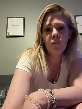 Snapshot of Lexi_Shocker chatting on February 26, 7:09 am Lexi Shocker online show from February 26, 7:09 am