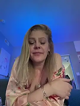 Snapshot of Lexi_Shocker chatting on March 21, 5:02 pm Lexi Shocker online show from March 21, 5:02 pm
