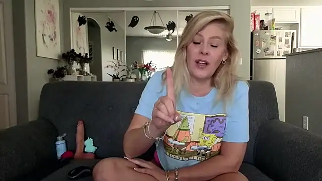 Snapshot of Lexi_Shocker chatting on September 20, 5:47 pm Lexi Shocker online show from September 20, 5:47 pm