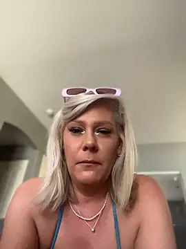 Snapshot of Lexi_Shocker chatting on June 13, 7:23 pm Lexi Shocker online show from June 13, 7:23 pm