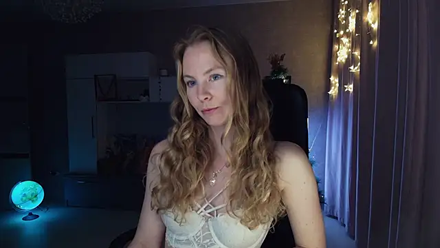 Cuddle Cat online show from December 3, 1:53 pm