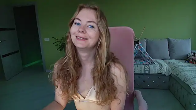 Snapshot of Cuddle_Cat chatting on June 17, 5:54 am Cuddle Cat online show from June 17, 5:54 am