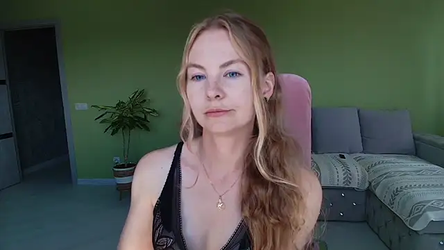 Snapshot of Cuddle_Cat chatting on July 12, 1:35 pm Cuddle Cat online show from July 12, 1:35 pm