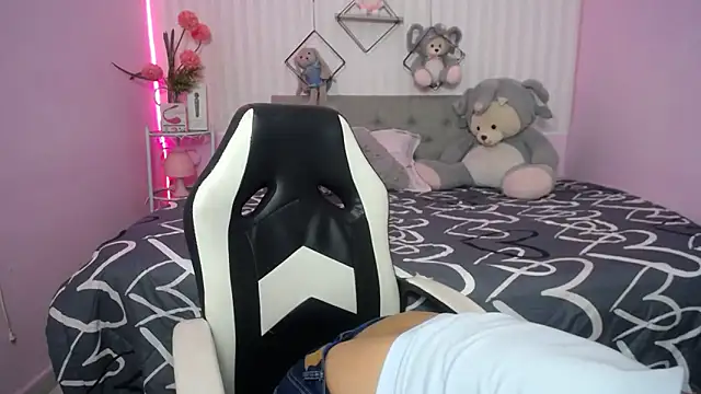 cum bigass online show from March 12, 12:11 pm