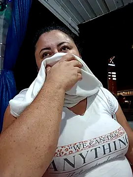 Snapshot of Monseratte21 chatting on December 15, 4:28 am Monseratte21 online show from December 15, 4:28 am