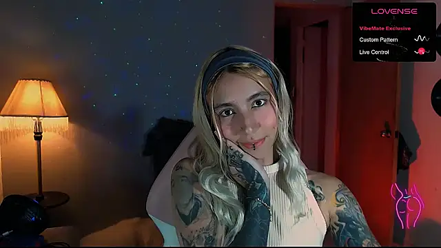 Saucy Jenn online show from December 29, 12:09 am