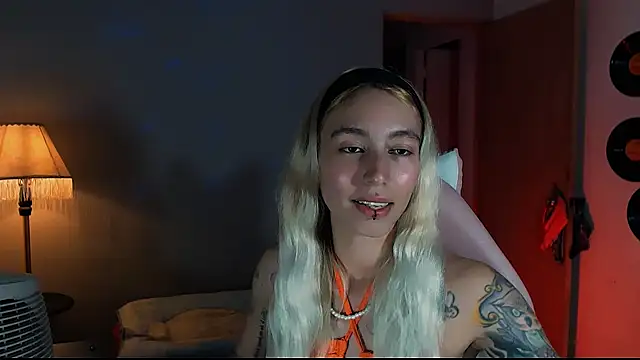 Saucy Jenn online show from January 5, 3:00 am