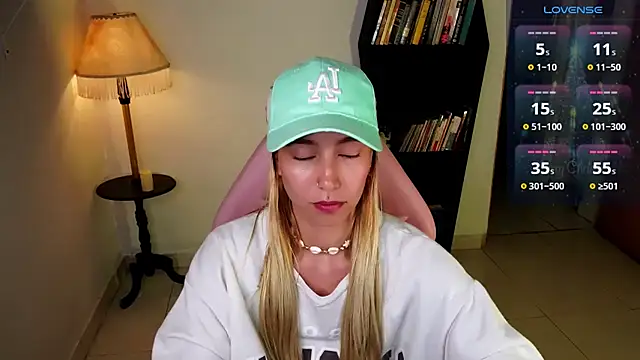 Saucy Jenn online show from January 9, 2:47 am