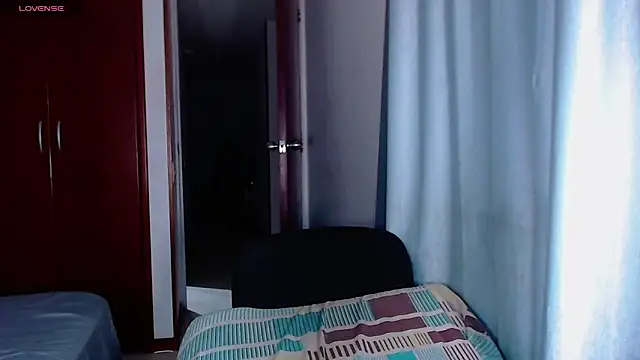 Snapshot of TastyTrap_18 chatting on May 16, 5:37 am TastyTrap 18 online show from May 16, 5:37 am
