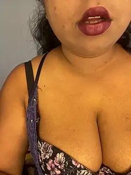  Cute ariana  online show from February 15, 7:38 am