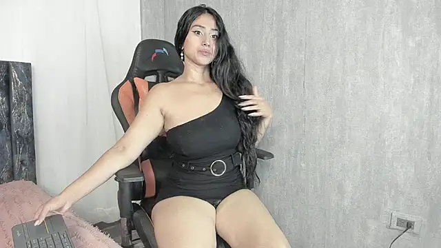 Snapshot of Valentinne_z chatting on December 29, 2:42 pm Valentinne z online show from December 29, 2:42 pm