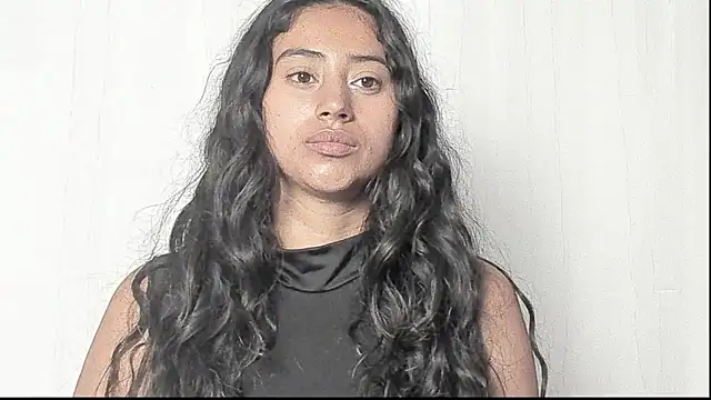 Snapshot of Valentinne_z chatting on January 13, 8:37 am Valentinne z online show from January 13, 8:37 am