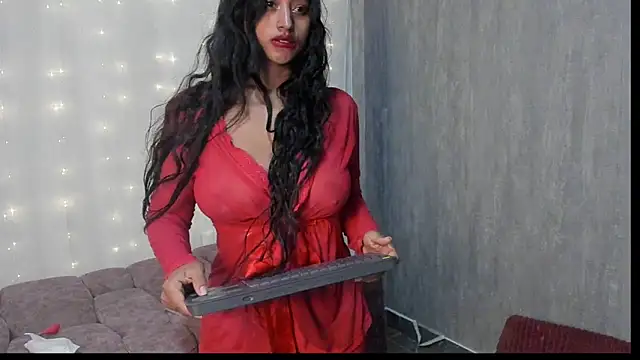 Snapshot of Valentinne_z chatting on January 19, 11:56 am Valentinne z online show from January 19, 11:56 am