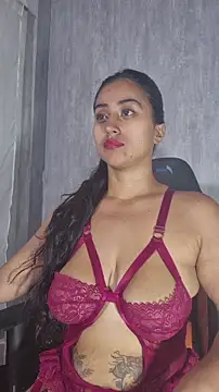 Snapshot of Valentinne_z chatting on November 7, 10:32 pm Valentinne z online show from November 7, 10:32 pm