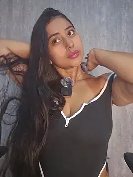 Snapshot of Valentinne_z chatting on November 29, 3:59 pm Valentinne z online show from November 29, 3:59 pm