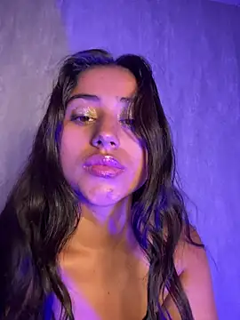 Snapshot of Valentinne_z chatting on December 14, 2:00 pm Valentinne z online show from December 14, 2:00 pm