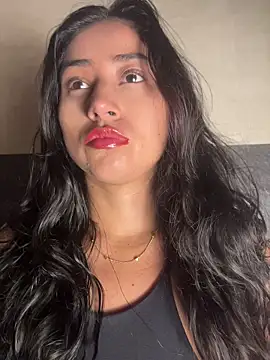 Snapshot of Valentinne_z chatting on June 17, 7:55 am Valentinne z online show from June 17, 7:55 am