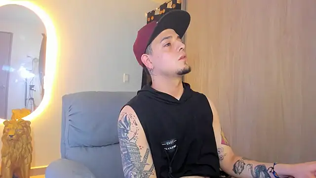 alejandro calderon1 online show from February 16, 7:48 am