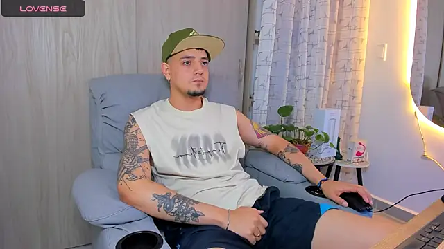 alejandro calderon1 online show from September 25, 3:43 am