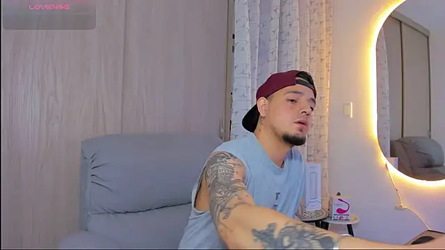 alejandro calderon1 online show from November 17, 5:02 am