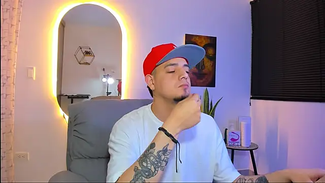 alejandro calderon1 online show from February 10, 5:55 am