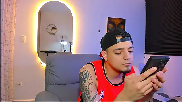 alejandro calderon1 online show from February 16, 5:36 am