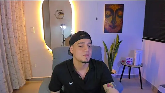 alejandro calderon1 online show from March 12, 6:19 am