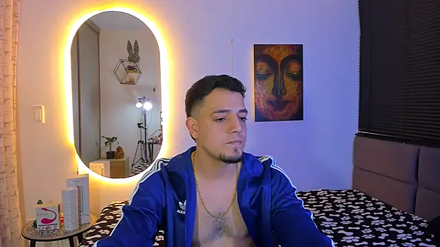 Snapshot of alejandro_calderon1 chatting on March 22, 5:00 am alejandro calderon1 online show from March 22, 5:00 am