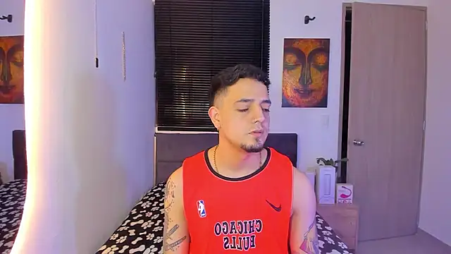 Snapshot of alejandro_calderon1 chatting on March 24, 2:27 am alejandro calderon1 online show from March 24, 2:27 am