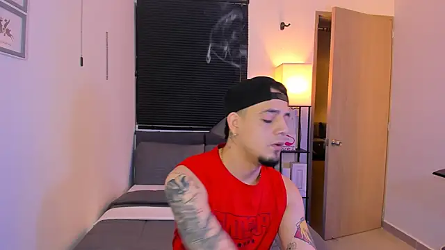 Snapshot of alejandro_calderon1 chatting on April 13, 3:45 am alejandro calderon1 online show from April 13, 3:45 am
