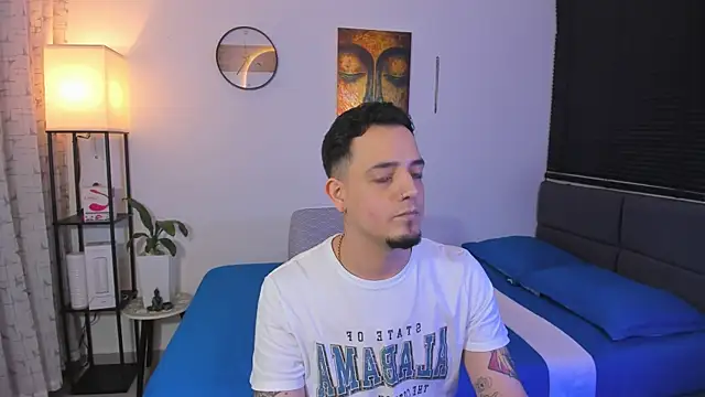 Snapshot of alejandro_calderon1 chatting on June 14, 2:24 am alejandro calderon1 online show from June 14, 2:24 am