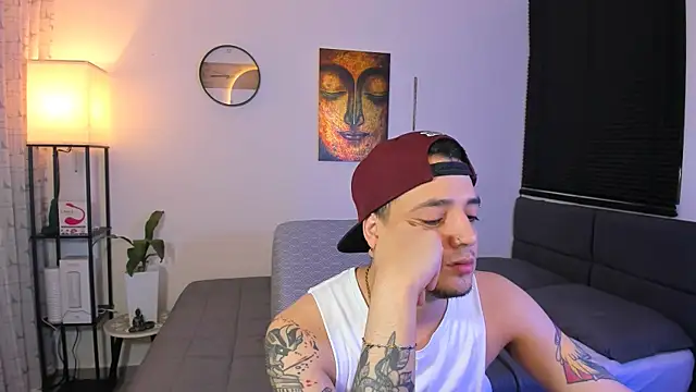 Snapshot of alejandro_calderon1 chatting on July 9, 4:16 am alejandro calderon1 online show from July 9, 4:16 am