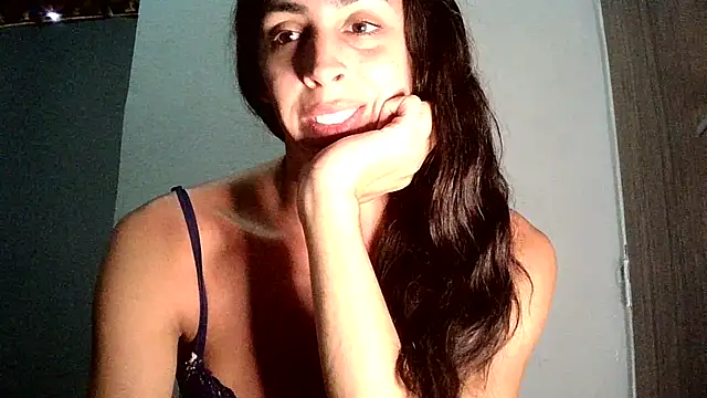 Snapshot of AlexiaDuucan chatting on March 8, 7:42 pm AlexiaDuucan online show from March 8, 7:42 pm