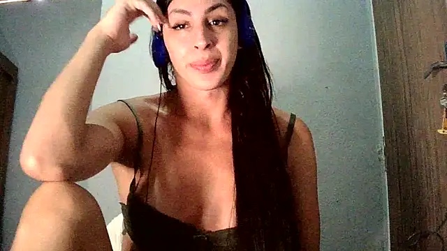 Snapshot of AlexiaDuucan chatting on September 18, 1:57 pm AlexiaDuucan online show from September 18, 1:57 pm