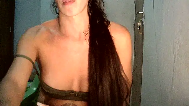 Snapshot of AlexiaDuucan chatting on September 26, 12:14 am AlexiaDuucan online show from September 26, 12:14 am