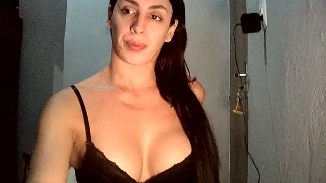 Snapshot of AlexiaDuucan chatting on October 4, 1:31 pm AlexiaDuucan online show from October 4, 1:31 pm