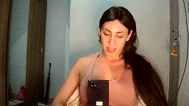 Snapshot of AlexiaDuucan chatting on October 9, 2:20 am AlexiaDuucan online show from October 9, 2:20 am