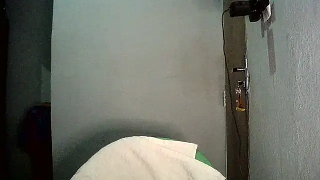 Snapshot of AlexiaDuucan chatting on October 22, 12:22 am AlexiaDuucan online show from October 22, 12:22 am