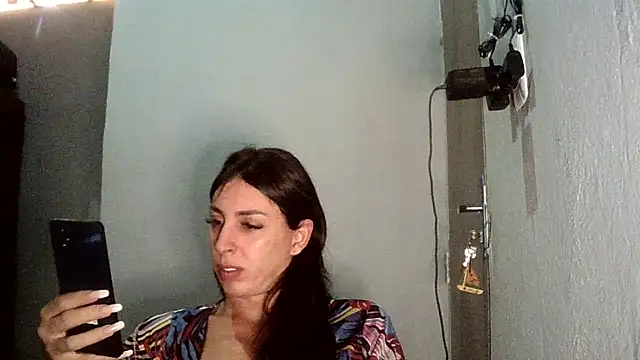 Snapshot of AlexiaDuucan chatting on October 24, 11:39 am AlexiaDuucan online show from October 24, 11:39 am