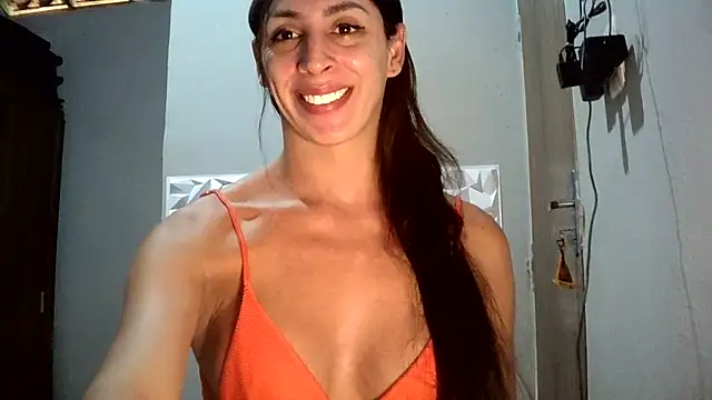 Snapshot of AlexiaDuucan chatting on May 4, 5:42 pm AlexiaDuucan online show from May 4, 5:42 pm