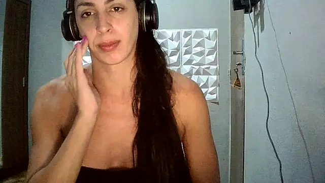 Snapshot of AlexiaDuucan chatting on May 28, 12:57 pm AlexiaDuucan online show from May 28, 12:57 pm